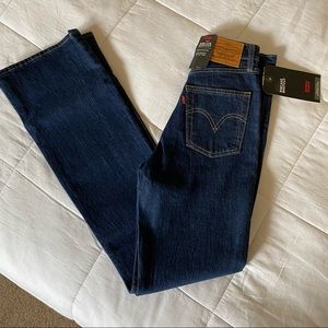 Premium Levi’s Ribcage Bootcut Jeans 24
